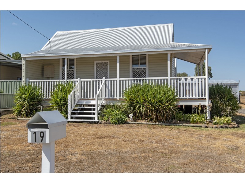 19 Mason Street, Clifton QLD 4361