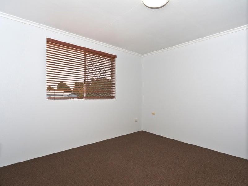 2/20 Swallow Court, Newtown QLD 4350