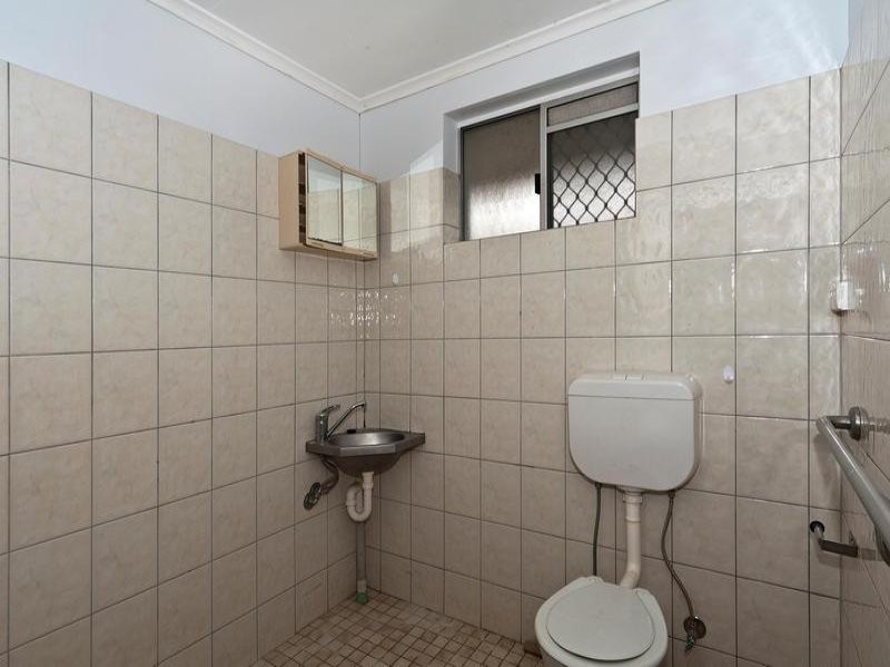2/20 Swallow Court, Newtown QLD 4350