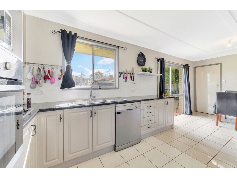 35 Paradise Street, Harristown QLD 4350