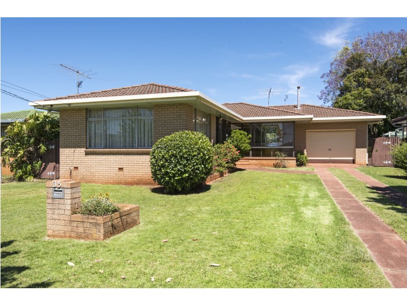 35 Paradise Street, Harristown QLD 4350