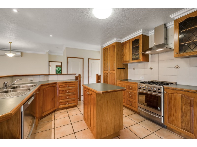 142 Spring Street, Middle Ridge QLD 4350