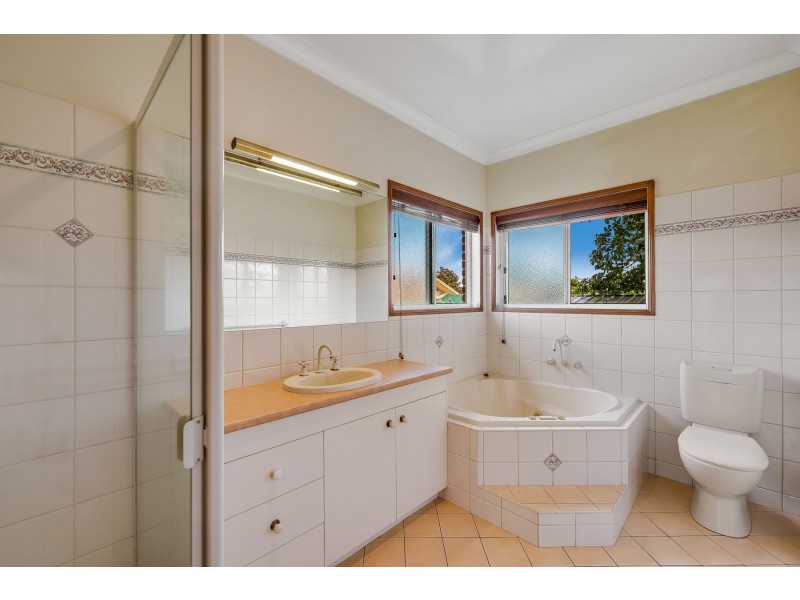 142 Spring Street, Middle Ridge QLD 4350