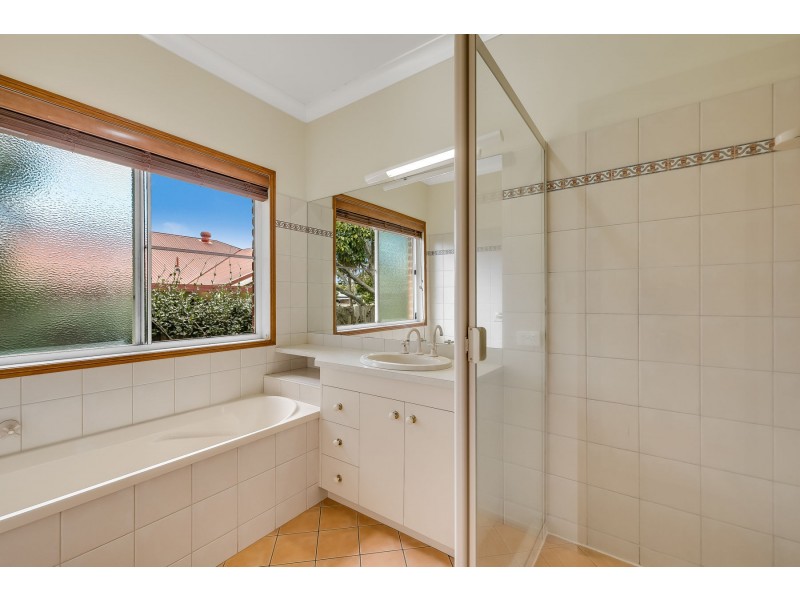 142 Spring Street, Middle Ridge QLD 4350