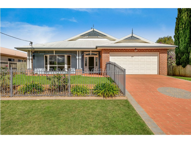 142 Spring Street, Middle Ridge QLD 4350
