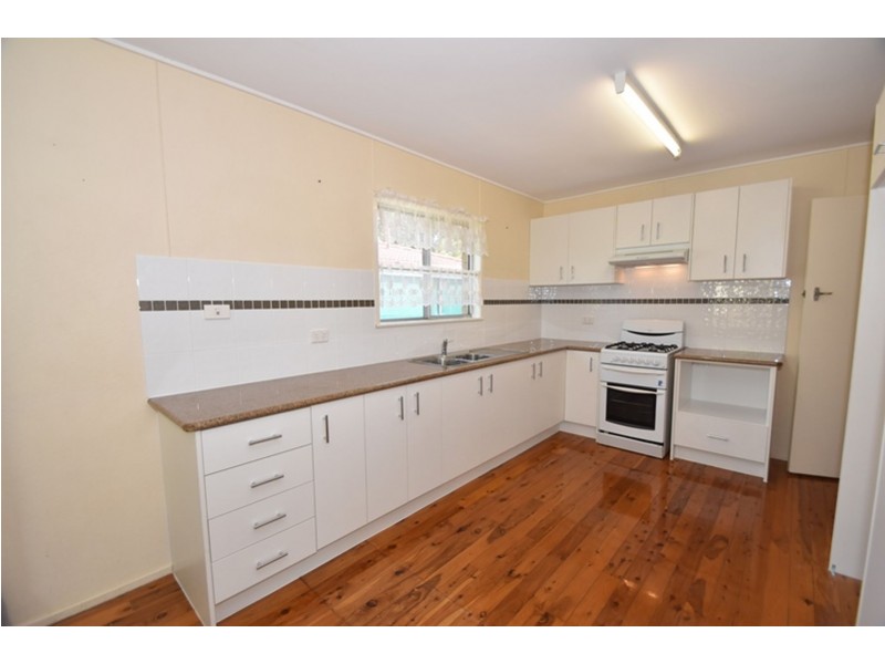 9 Farr Street, Kearneys Spring QLD 4350