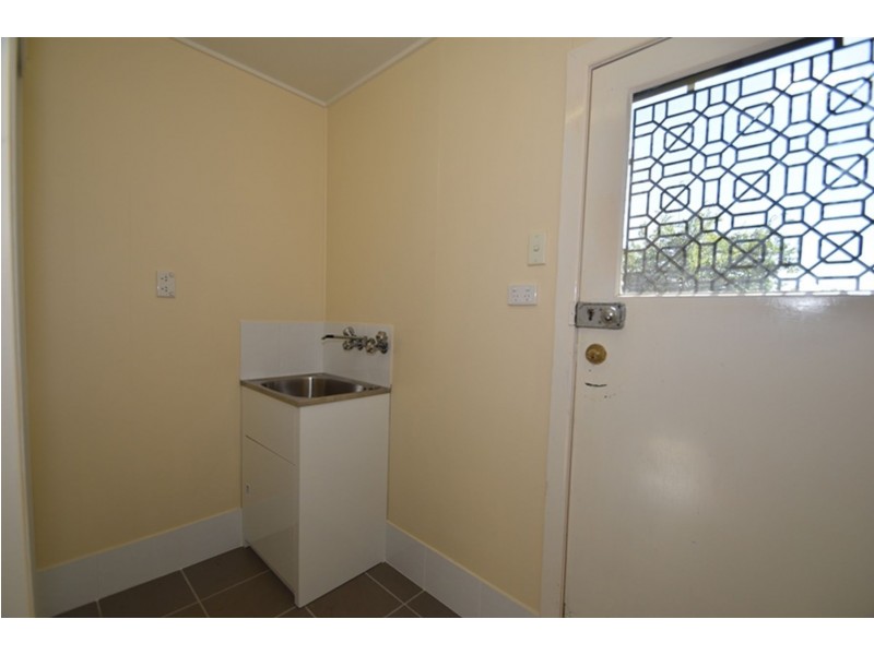 9 Farr Street, Kearneys Spring QLD 4350