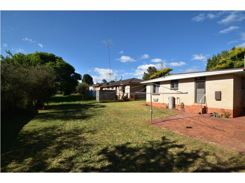 9 Farr Street, Kearneys Spring QLD 4350