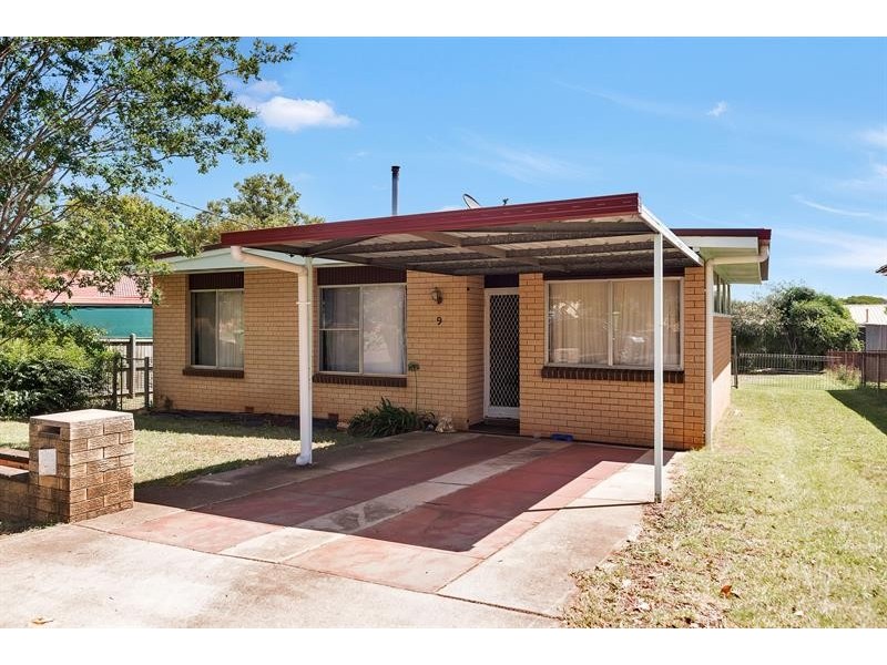 9 Farr Street, Kearneys Spring QLD 4350