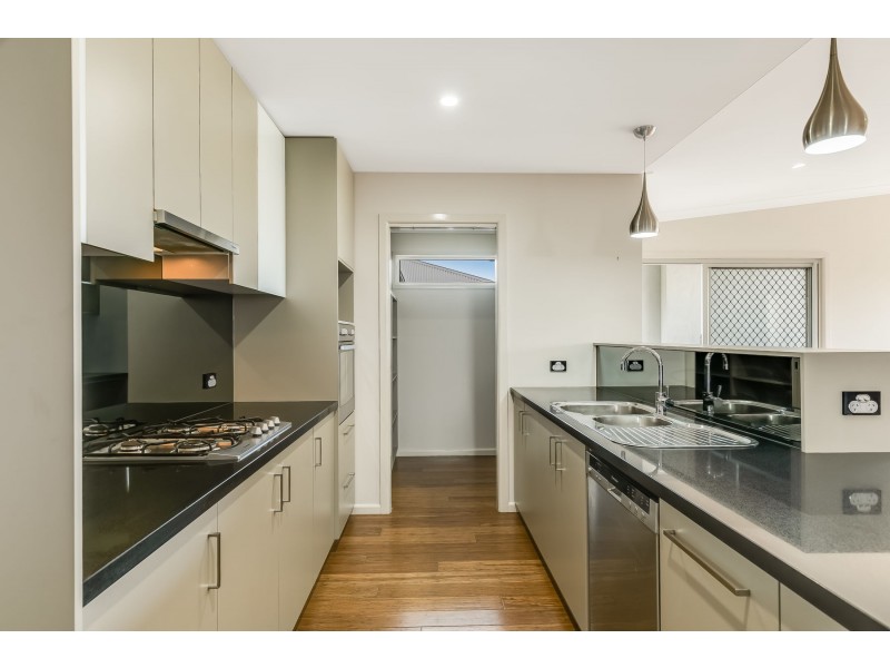 33 Sanctuary Drive, Cranley QLD 4350
