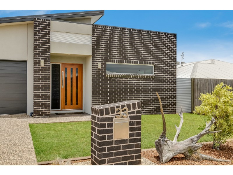 33 Sanctuary Drive, Cranley QLD 4350