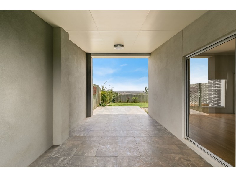 33 Sanctuary Drive, Cranley QLD 4350