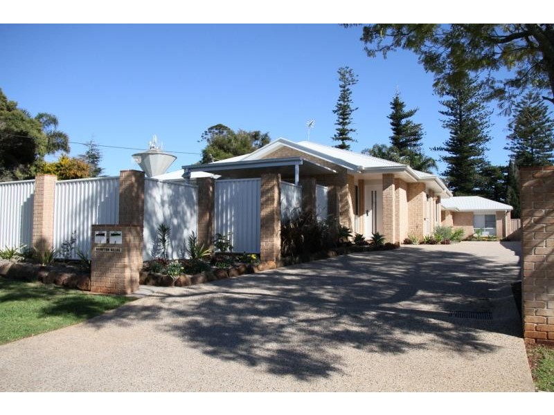 2/5 Hampton Street, Newtown QLD 4350