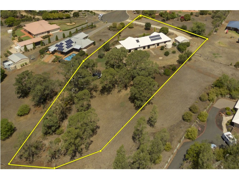 4 Roseburn Court, Torrington QLD 4350
