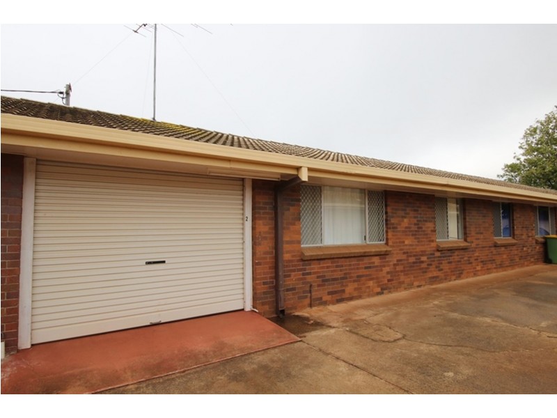 2/24 Warwick Street, Harristown QLD 4350