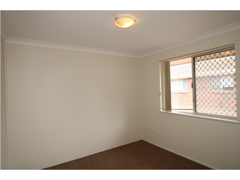 2/24 Warwick Street, Harristown QLD 4350