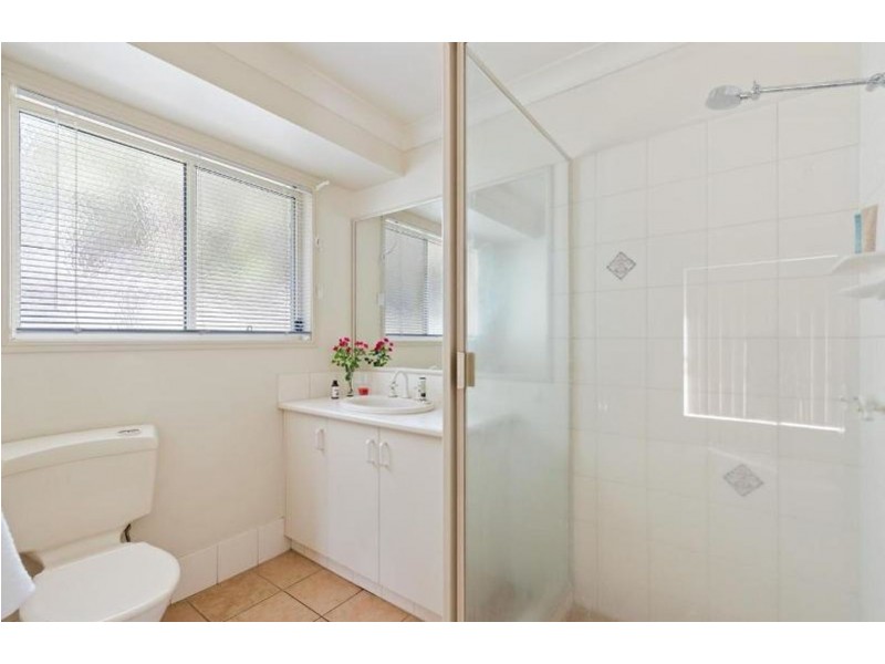 4 Vanham Close, Middle Ridge QLD 4350
