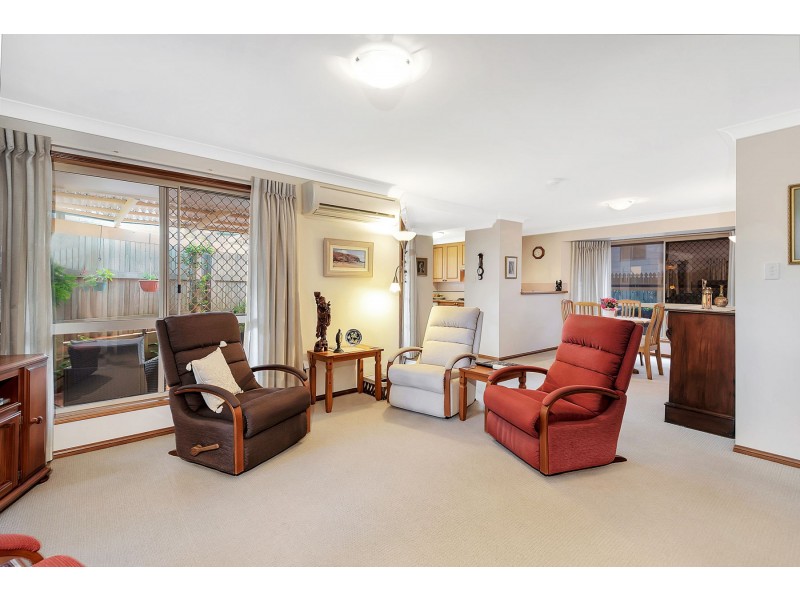 2/2 Stockton Court, Centenary Heights QLD 4350