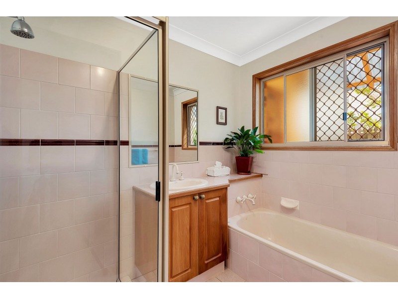 2/2 Stockton Court, Centenary Heights QLD 4350