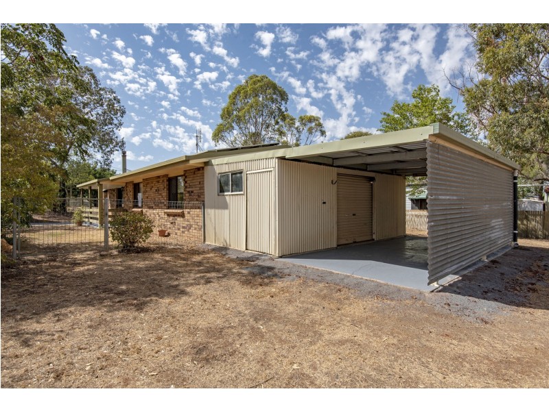 18 Balfour Street, Wyreema QLD 4352