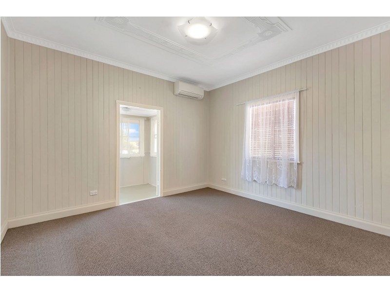 8 John Street, Goombungee QLD 4354