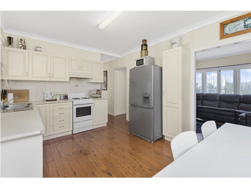 27 Free Street, Nobby QLD 4360