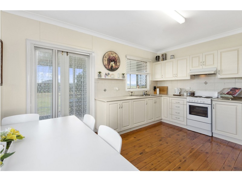 27 Free Street, Nobby QLD 4360