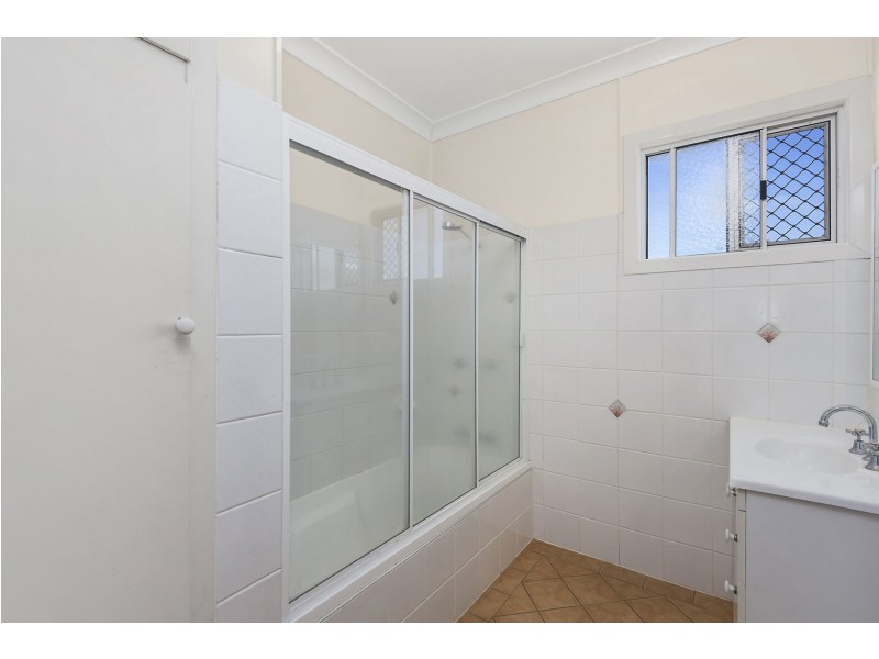 27 Free Street, Nobby QLD 4360