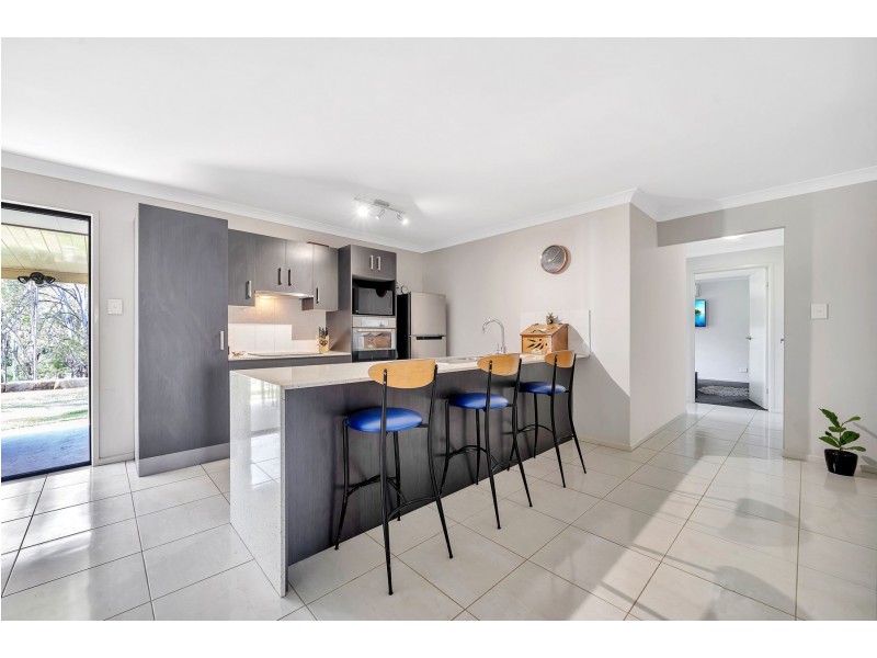 18 Mary Drive, Murphys Creek QLD 4352