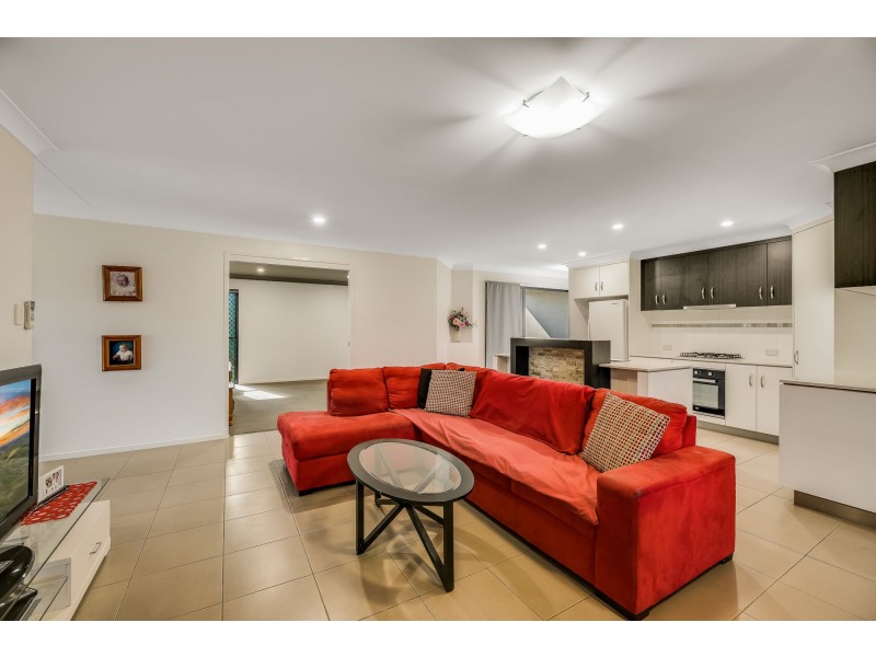 16 Moorina Drive, Harristown QLD 4350