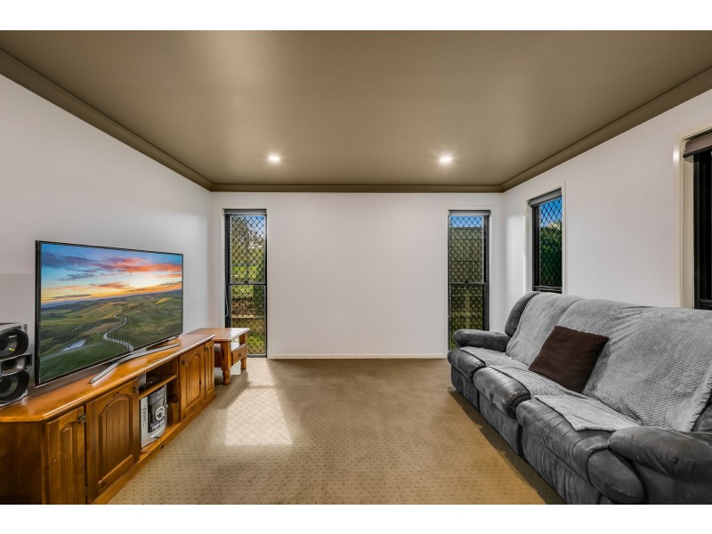 16 Moorina Drive, Harristown QLD 4350