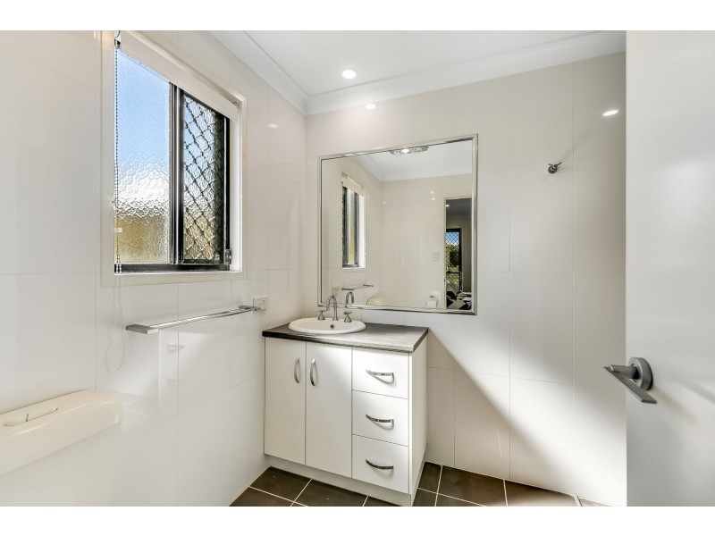 16 Moorina Drive, Harristown QLD 4350