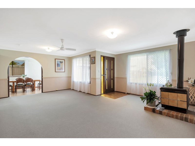 1A Challenor Street, Rockville QLD 4350