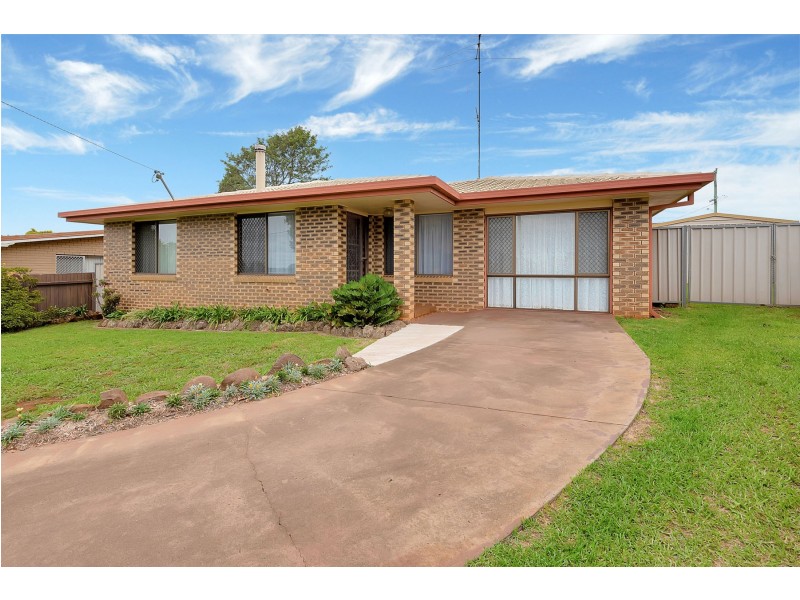 1A Challenor Street, Rockville QLD 4350