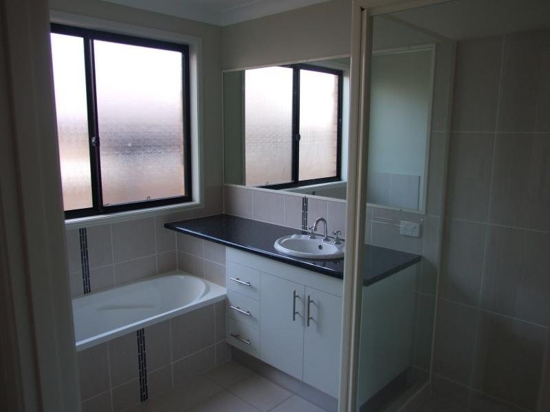 39 Cathro Street, Rockville QLD 4350