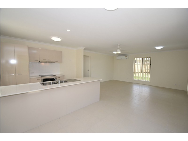 6 Westview Drive, Mount Kynoch QLD 4350