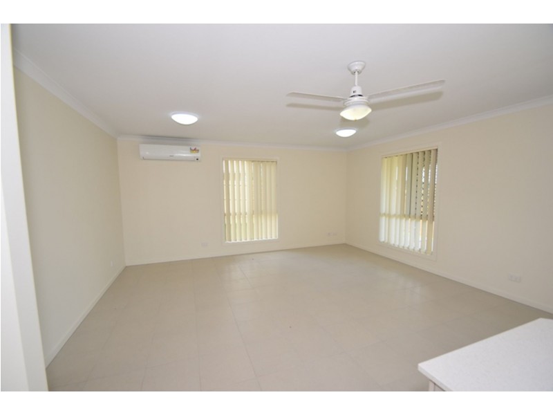 6 Westview Drive, Mount Kynoch QLD 4350