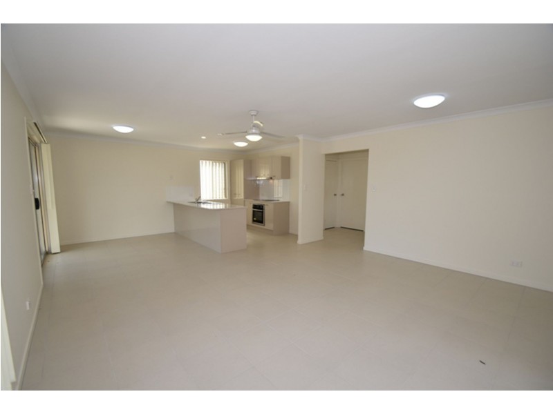6 Westview Drive, Mount Kynoch QLD 4350