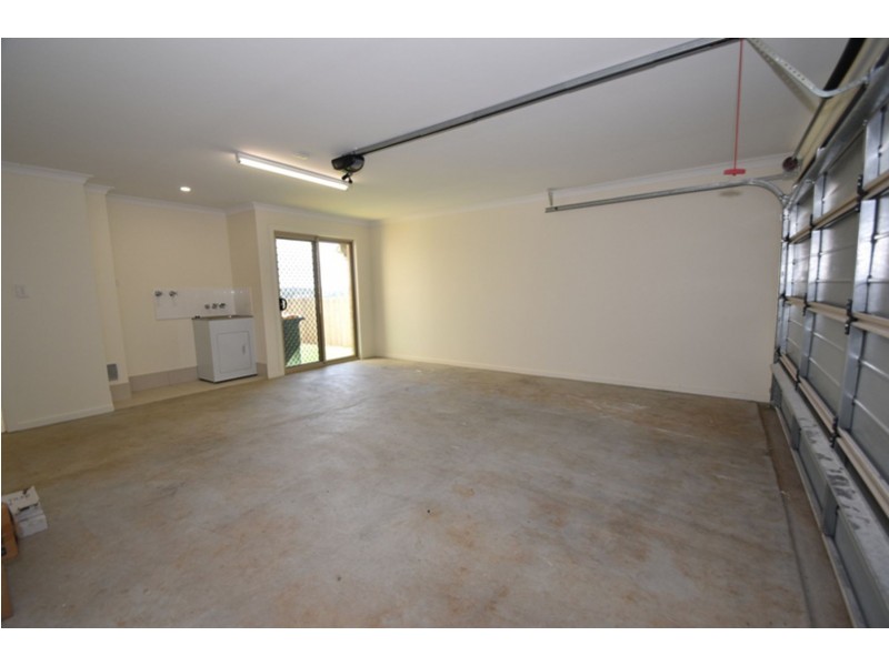 6 Westview Drive, Mount Kynoch QLD 4350