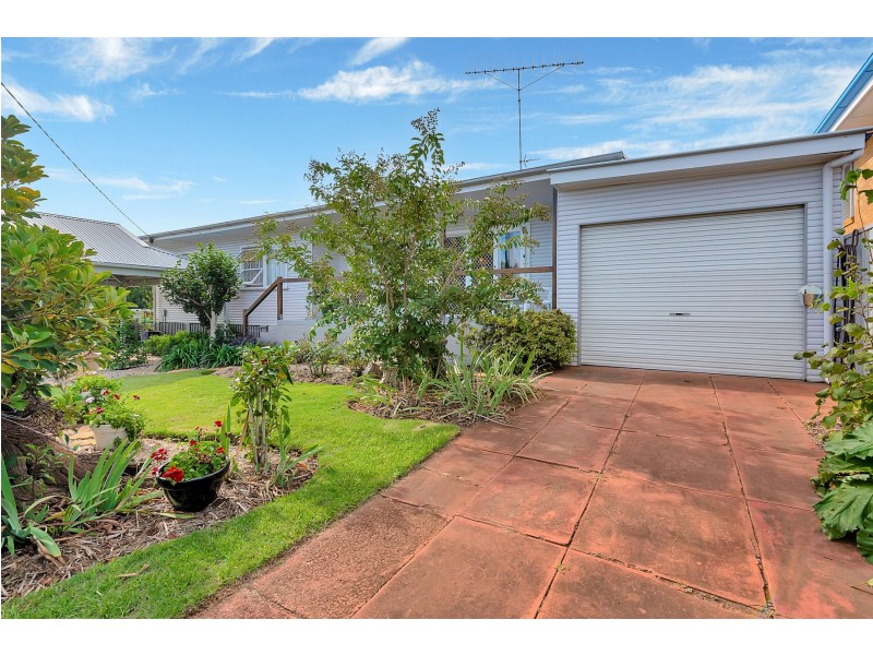 17 Abelia Street, Harlaxton QLD 4350