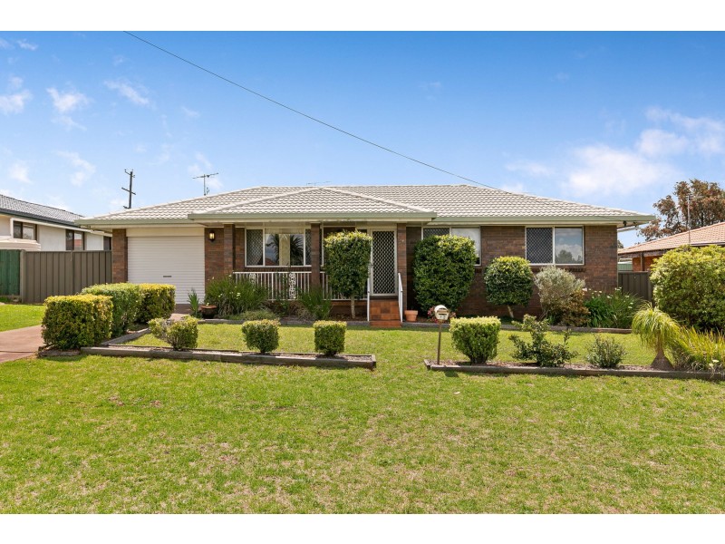 72 Jennifer Crescent, Darling Heights QLD 4350