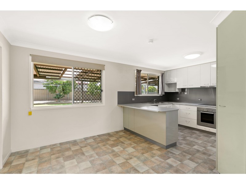 72 Jennifer Crescent, Darling Heights QLD 4350
