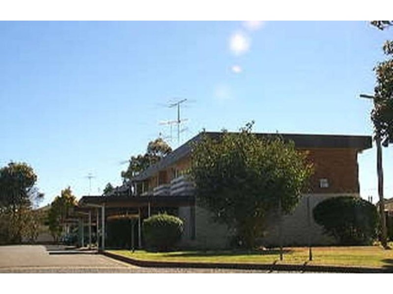 2/9 Whitefriars Street, Rockville QLD 4350