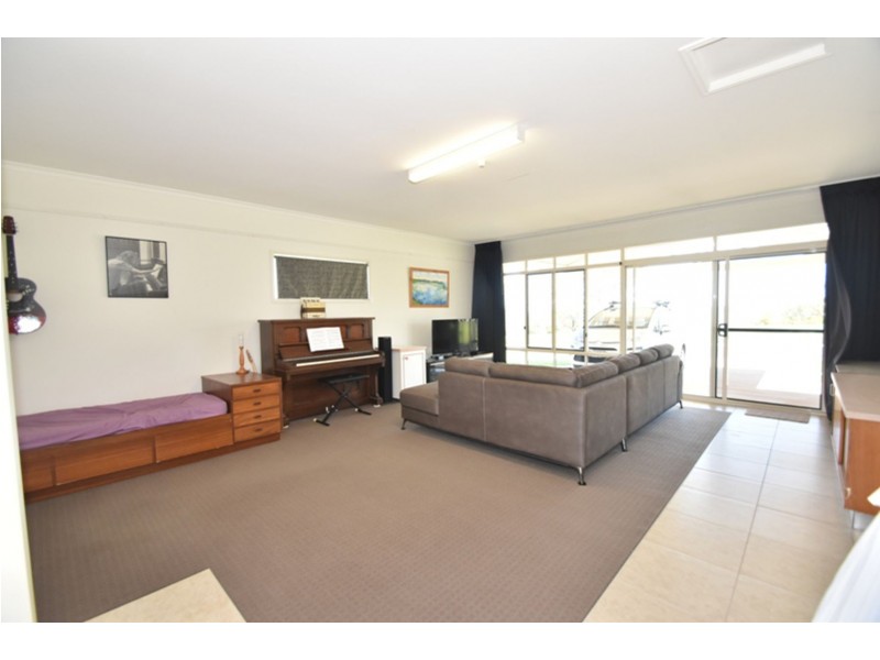 42 Panoramic Drive, Preston QLD 4352
