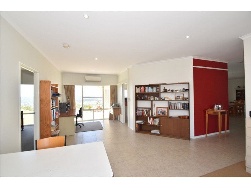 42 Panoramic Drive, Preston QLD 4352