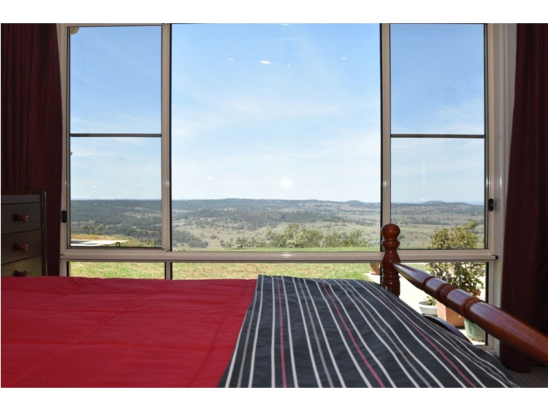 42 Panoramic Drive, Preston QLD 4352