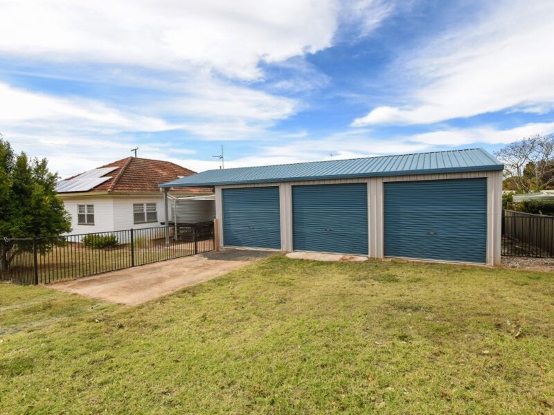 300 Bridge Street, Newtown QLD 4350