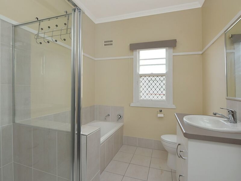 300 Bridge Street, Newtown QLD 4350