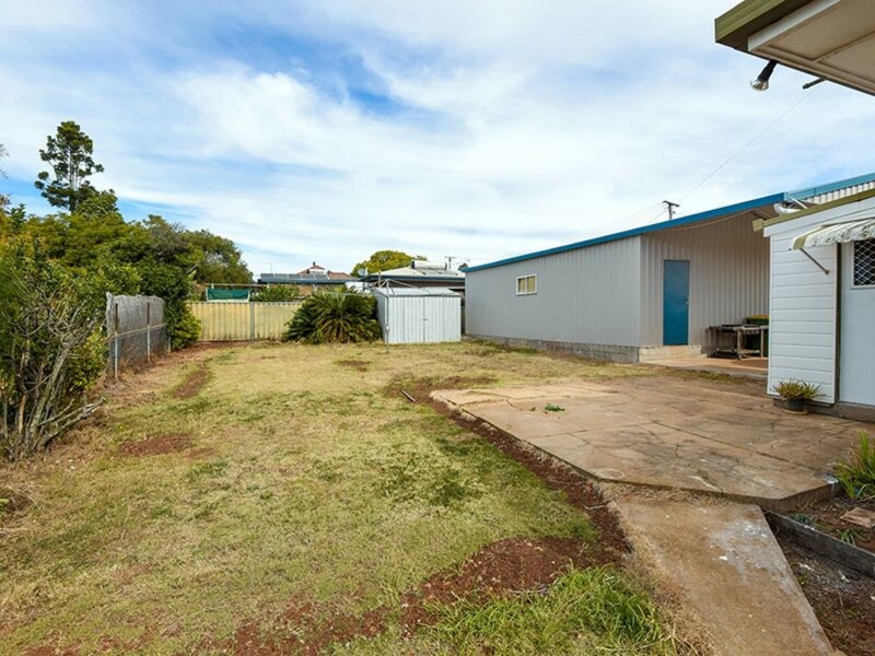 300 Bridge Street, Newtown QLD 4350