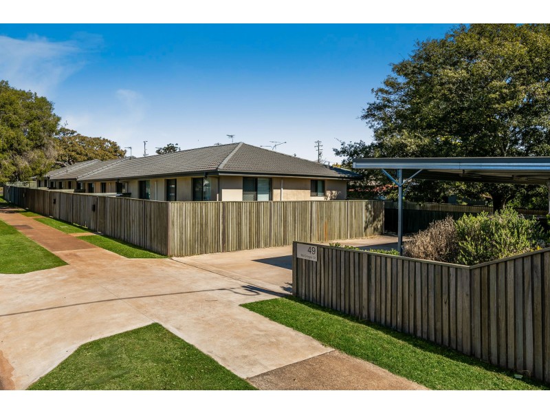 49 McGregor Street, Wilsonton QLD 4350
